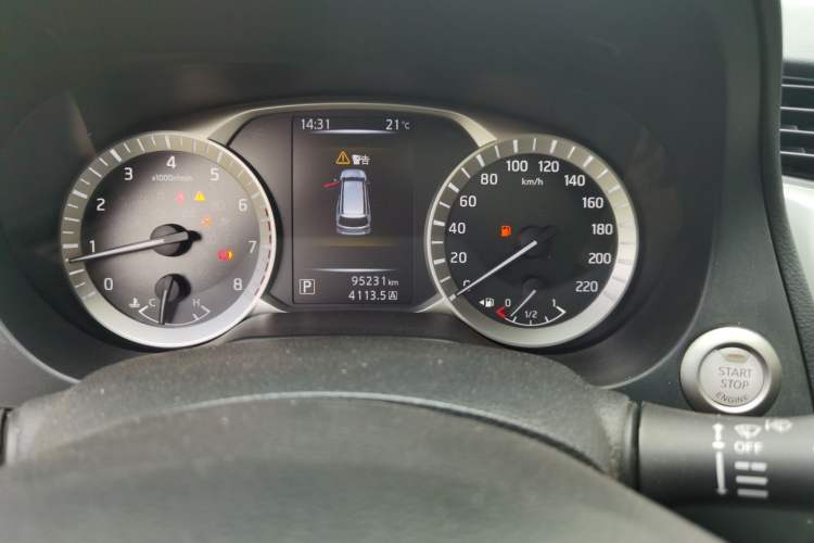 Used Nissan Terra 2020 2.5L XL Upper Automatic Two-Wheel Drive Luxury Edition Odometer Close Up