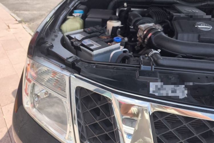 Used Nissan Terra  Engine Bay Right