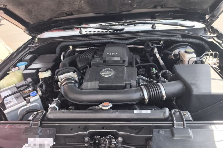 Used Nissan Terra  Engine Bay