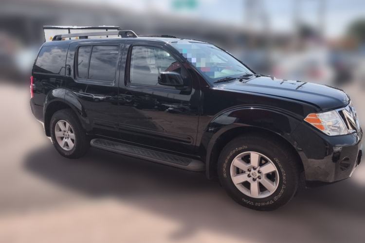 Used Nissan Terra  Front Right 45 Deg