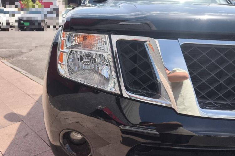 Used Nissan Terra  Right Front Headlight