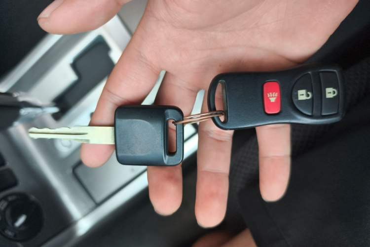 Used Nissan Terra  Vehicle Key