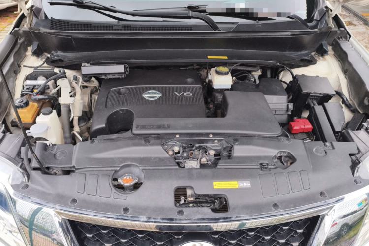 Used Nissan Terra  Engine Bay