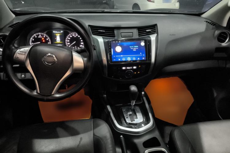 Used Nissan Terra 2018 2.5L Automatic 2WD Luxury Edition Center Console