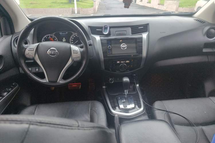 Used Nissan Terra 2018 2.5L Automatic 4x4 Flagship Edition Center Console