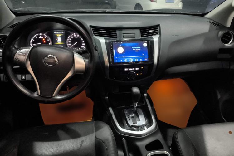 Used Nissan Terra 2018 2.5L Automatic 2WD Luxury Edition Center Console
