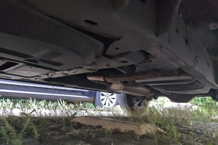 Used Nissan Terra 2018 2.5L Manual Two-Wheel Drive Elite Edition Chassis Front Left