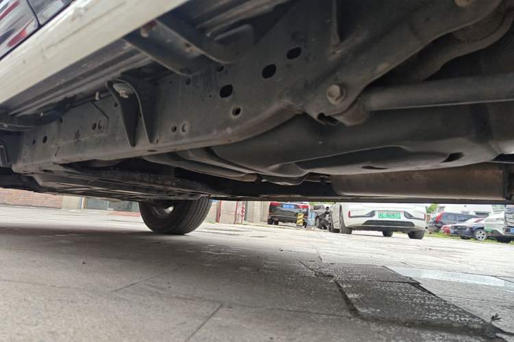 Used Nissan Terra 2018 2.5L Automatic 2WD Luxury Edition Chassis Rear Left
