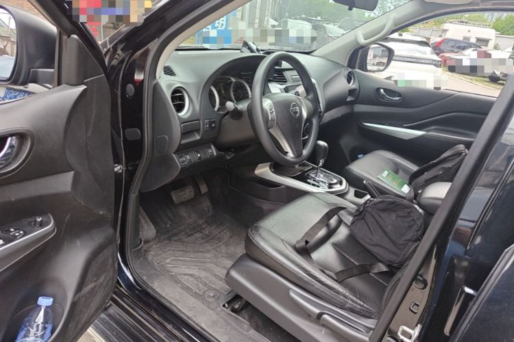 Used Nissan Terra 2018 2.5L Automatic 2WD Luxury Edition Driver Seat