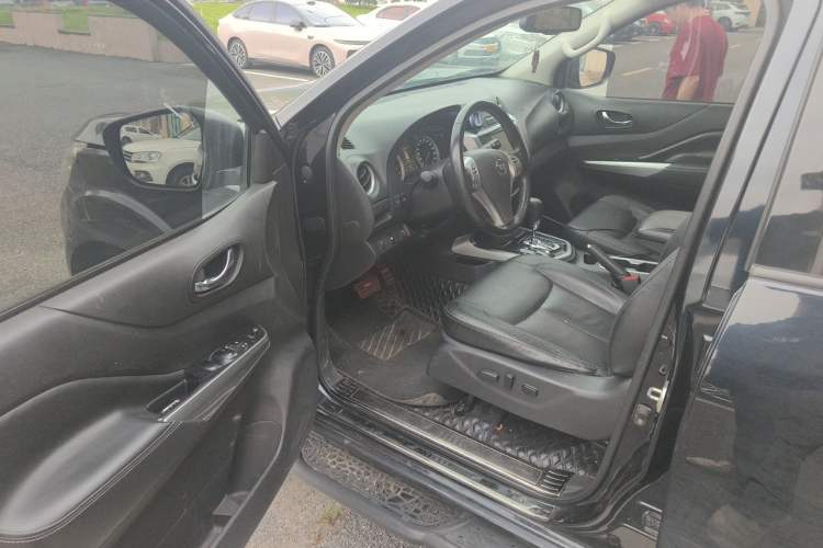 Used Nissan Terra 2018 2.5L Automatic 4x4 Flagship Edition Driver Seat