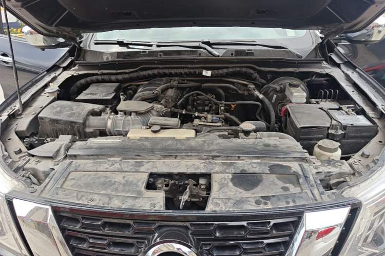 Used Nissan Terra 2018 2.5L Automatic 2WD Luxury Edition Engine Bay