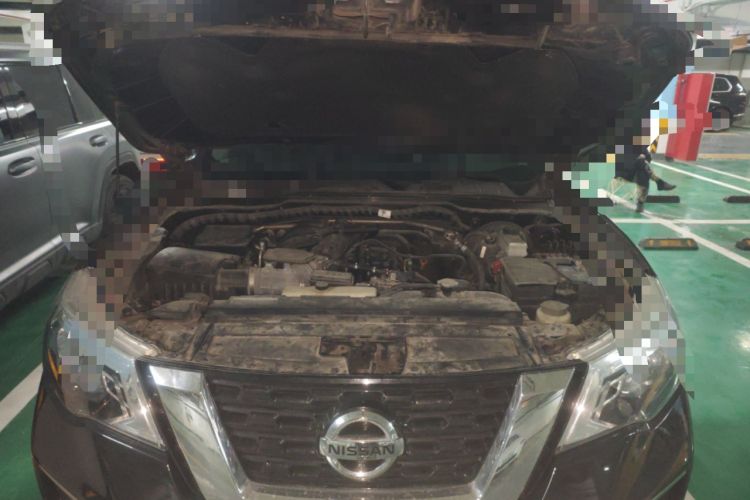 Used Nissan Terra 2018 2.5L Automatic 2WD Luxury Edition Engine Bay