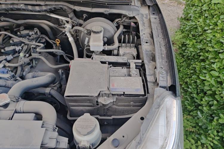 Used Nissan Terra 2018 2.5L Manual Two-Wheel Drive Elite Edition Engine Bay Left