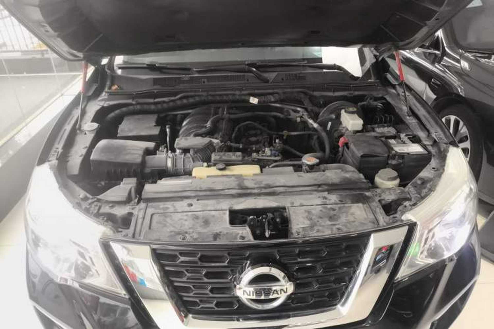 Used Nissan Terra 2018 2.5L Automatic 4x4 Luxury Edition Engine Bay