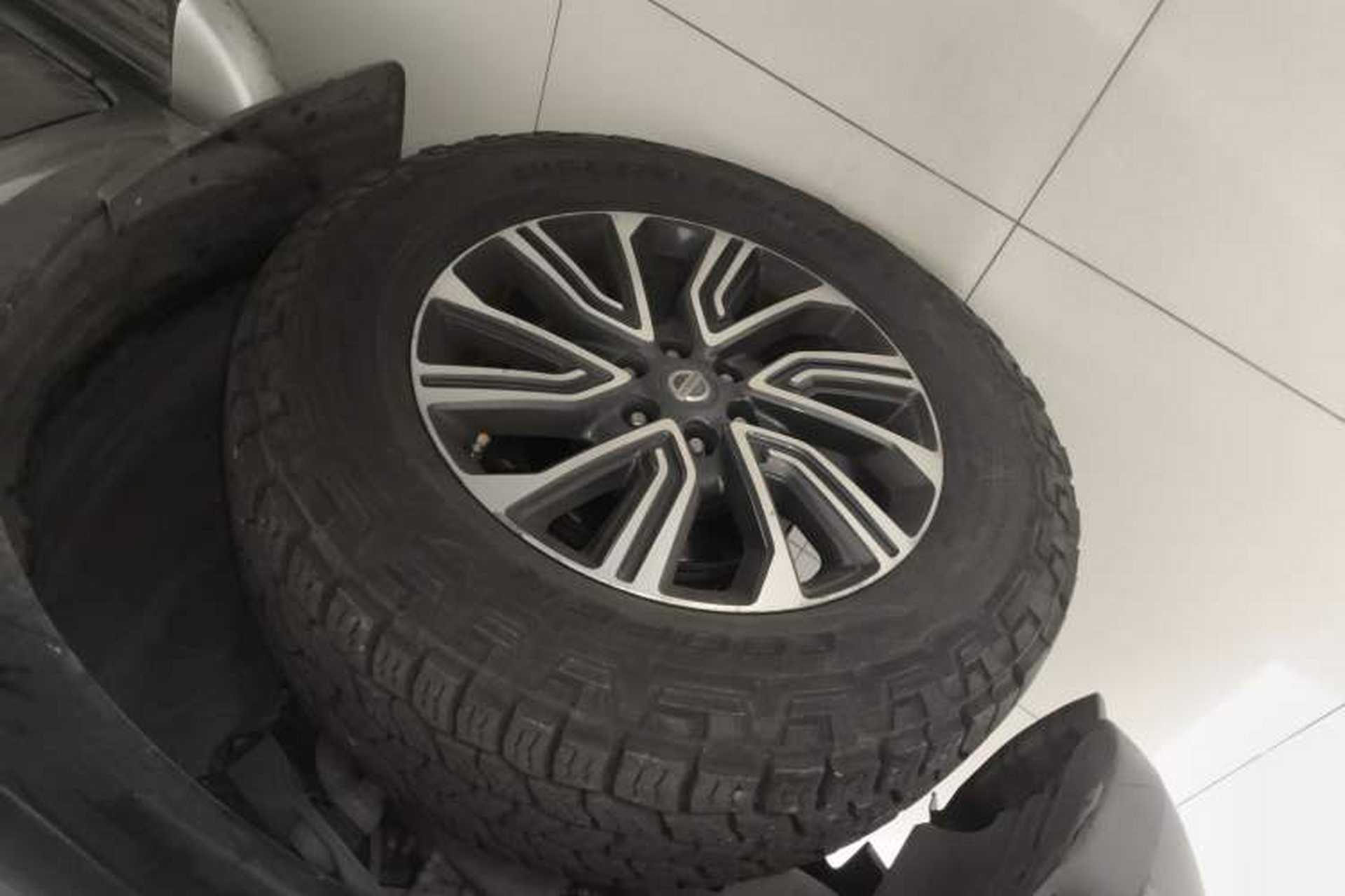 Used Nissan Terra 2018 2.5L Automatic 4x4 Luxury Edition Exterior 4