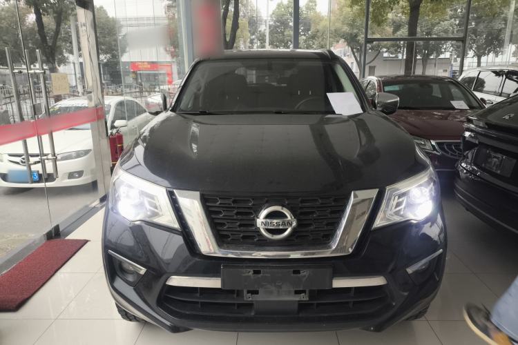 Used Nissan Terra 2018 2.5L Automatic 4x4 Luxury Edition Front