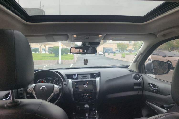 Used Nissan Terra 2018 2.5L Automatic 4x4 Flagship Edition Headliner