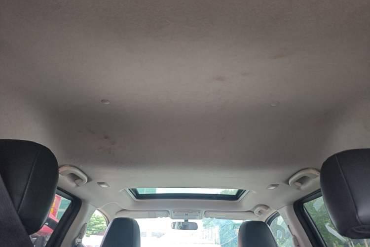 Used Nissan Terra 2018 2.5L Automatic 2WD Luxury Edition Headliner