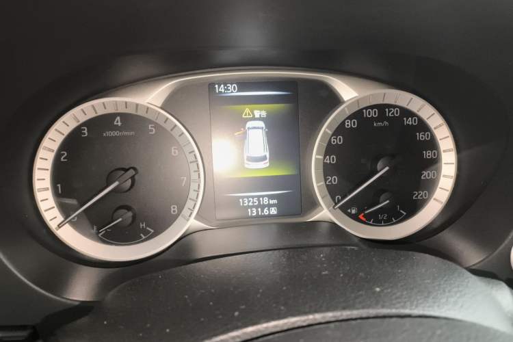 Used Nissan Terra 2018 2.5L Automatic 4x4 Luxury Edition Instrument Cluster