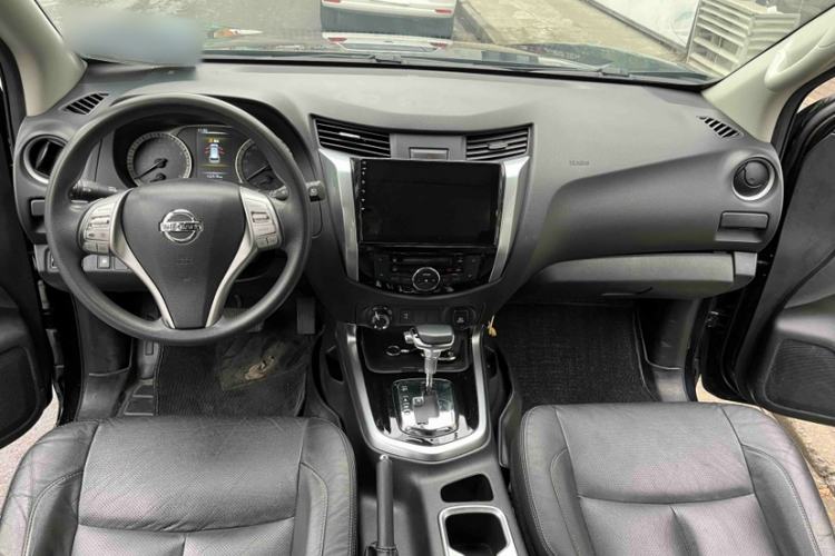 Used Nissan Terra 2018 2.5L Automatic 4x4 Luxury Edition Interior 1