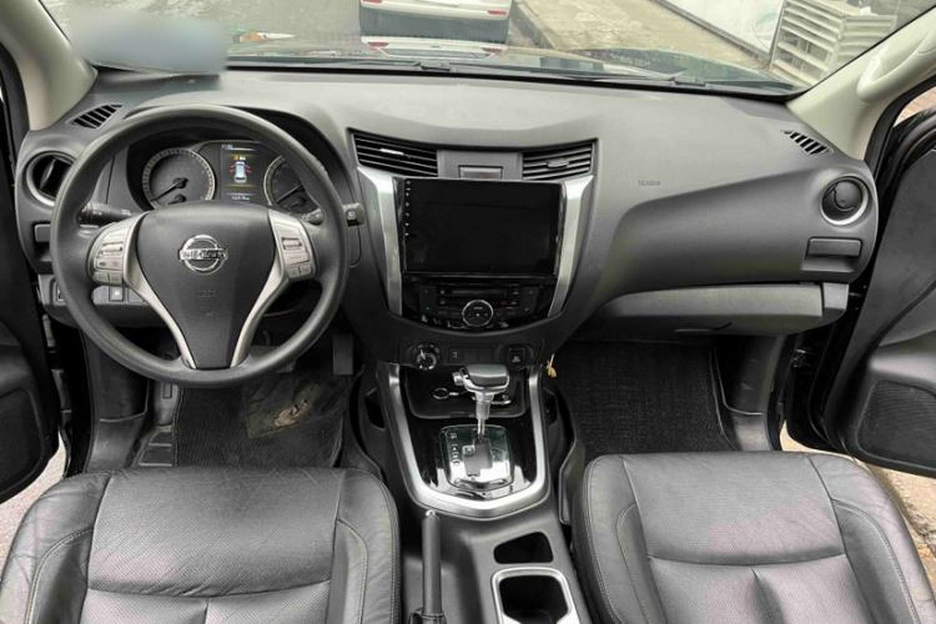 Used Nissan Terra 2018 2.5L Automatic 4x4 Luxury Edition Interior 1