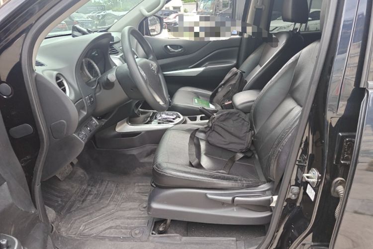 Used Nissan Terra 2018 2.5L Automatic 2WD Luxury Edition Left Front Seat