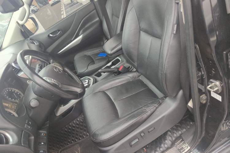 Used Nissan Terra 2018 2.5L Automatic 4x4 Flagship Edition Left Front Seat