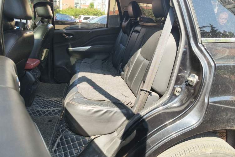 Used Nissan Terra 2018 2.5L Automatic 2WD Luxury Edition Left Rear Seat