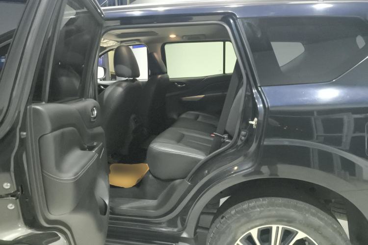 Used Nissan Terra 2018 2.5L Automatic 2WD Luxury Edition Left Rear Seat