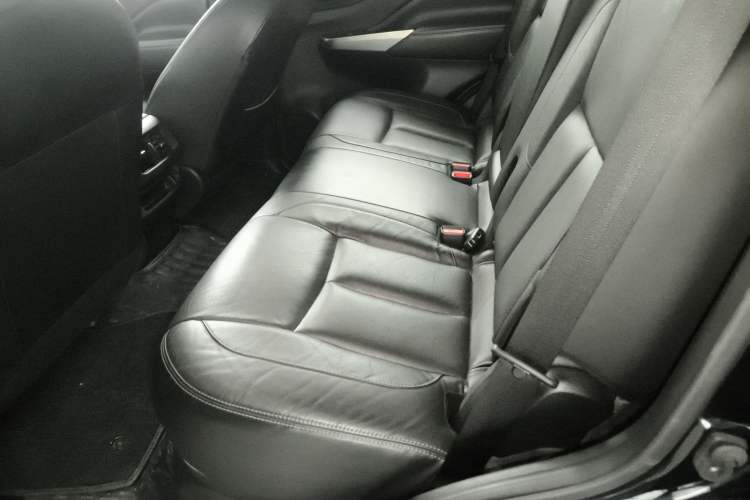 Used Nissan Terra 2018 2.5L Automatic 4x4 Luxury Edition Left Rear Seat