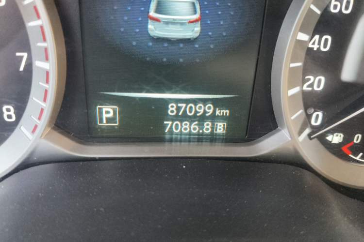 Used Nissan Terra 2018 2.5L Automatic 2WD Luxury Edition Odometer Close Up