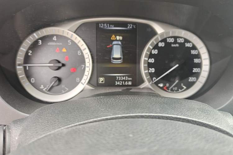 Used Nissan Terra 2018 2.5L Automatic 2WD Luxury Edition Odometer Close Up