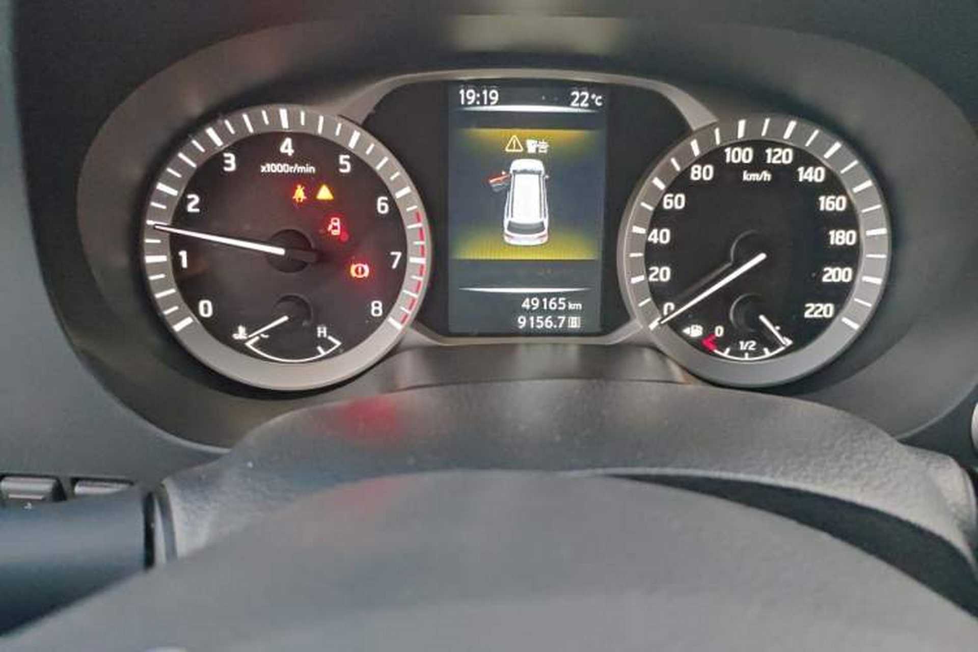 Used Nissan Terra 2018 2.5L Manual Two-Wheel Drive Elite Edition Odometer Close Up