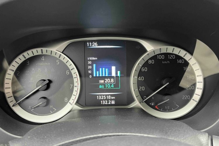 Used Nissan Terra 2018 2.5L Automatic 4x4 Luxury Edition Odometer Close Up