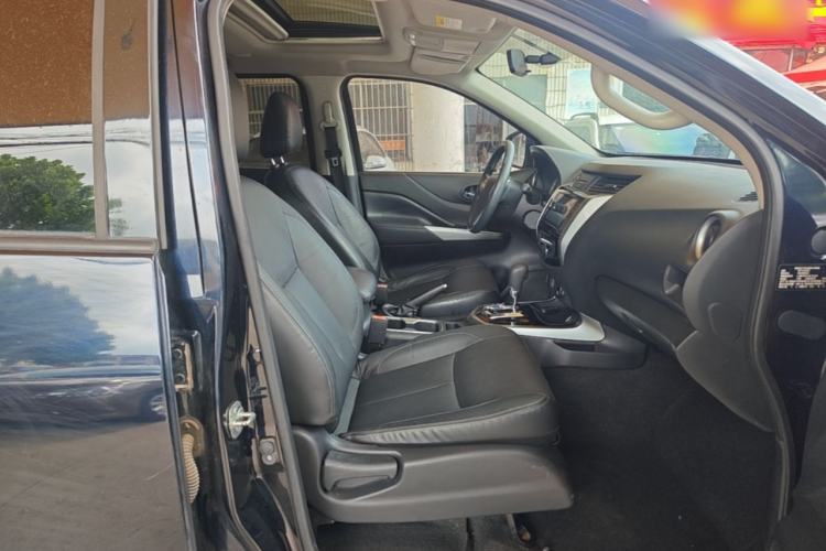 Used Nissan Terra 2018 2.5L Automatic 2WD Luxury Edition Right Front Seat