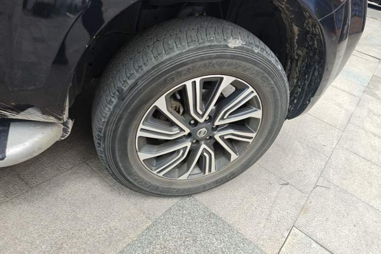 Used Nissan Terra 2018 2.5L Automatic 2WD Luxury Edition Right Front Wheel Hub