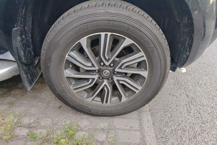 Used Nissan Terra 2018 2.5L Manual Two-Wheel Drive Elite Edition Right Front Wheel Hub