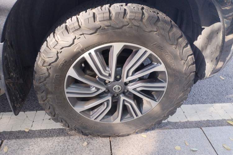 Used Nissan Terra 2018 2.5L Automatic 4x4 Flagship Edition Right Front Wheel Hub