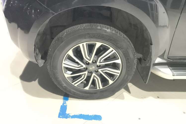 Used Nissan Terra 2018 2.5L Automatic 2WD Luxury Edition Right Front Wheel Hub
