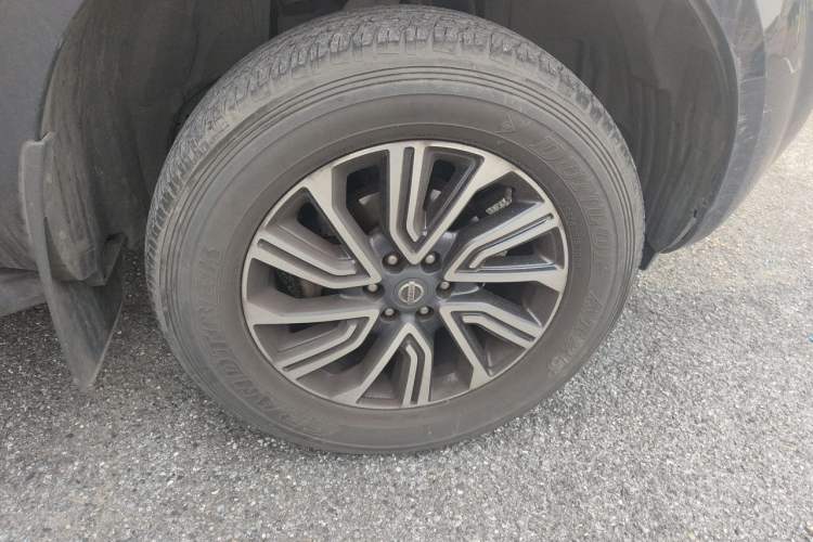 Used Nissan Terra 2018 2.5L Automatic 4x4 Flagship Edition Right Front Wheel Hub