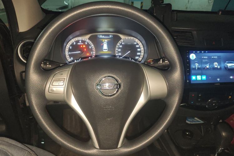 Used Nissan Terra 2018 2.5L Automatic 2WD Luxury Edition Steering Wheel