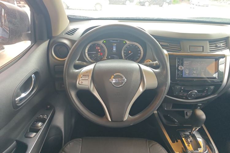 Used Nissan Terra 2018 2.5L Automatic 2WD Luxury Edition Steering Wheel