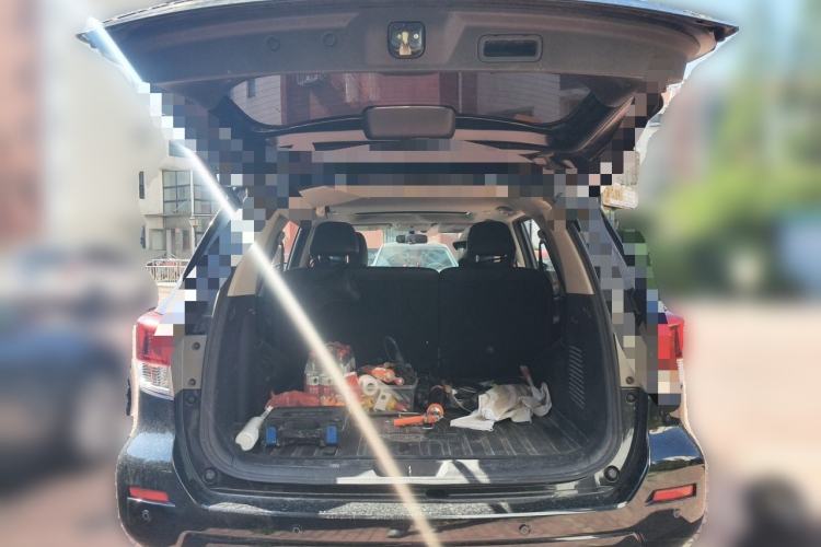 Used Nissan Terra 2018 2.5L Automatic 2WD Luxury Edition Trunk