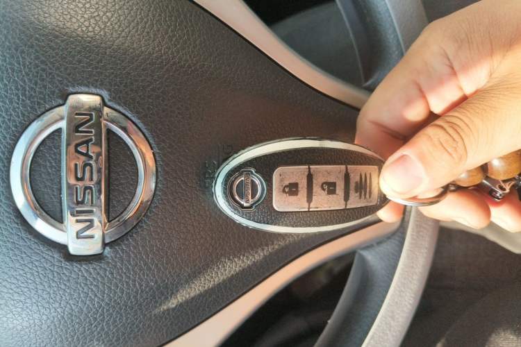 Used Nissan Terra 2018 2.5L Automatic 2WD Luxury Edition Vehicle Key