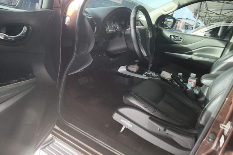 Used Nissan Terra 2018 2.5L Automatic 2WD Luxury Edition Driver Seat