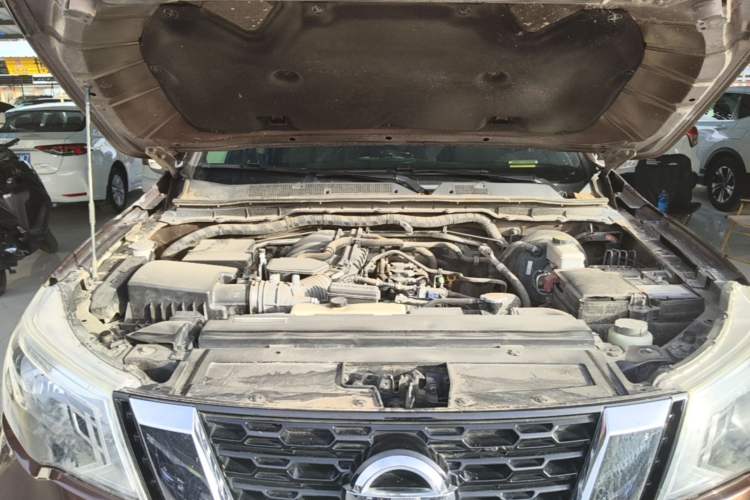 Used Nissan Terra 2018 2.5L Automatic 2WD Luxury Edition Engine Bay