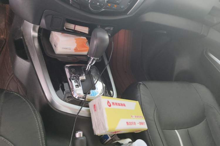 Used Nissan Terra 2018 2.5L Automatic 2WD Luxury Edition Gear Lever