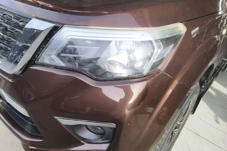 Used Nissan Terra 2018 2.5L Automatic 2WD Luxury Edition Left Front Headlight