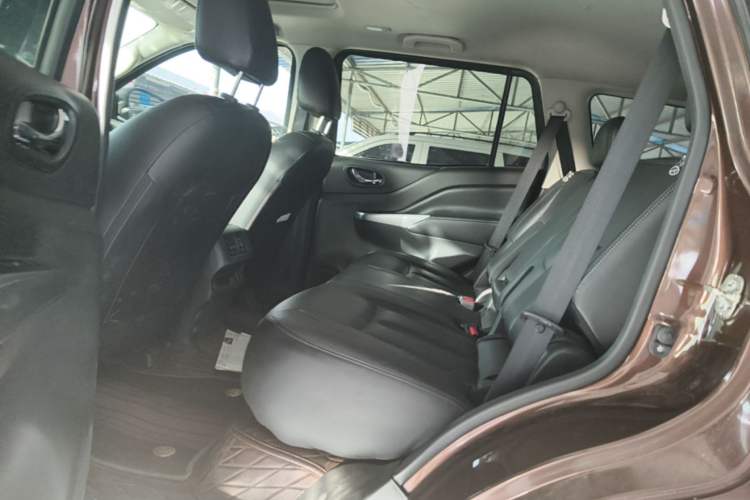 Used Nissan Terra 2018 2.5L Automatic 2WD Luxury Edition Left Rear Seat