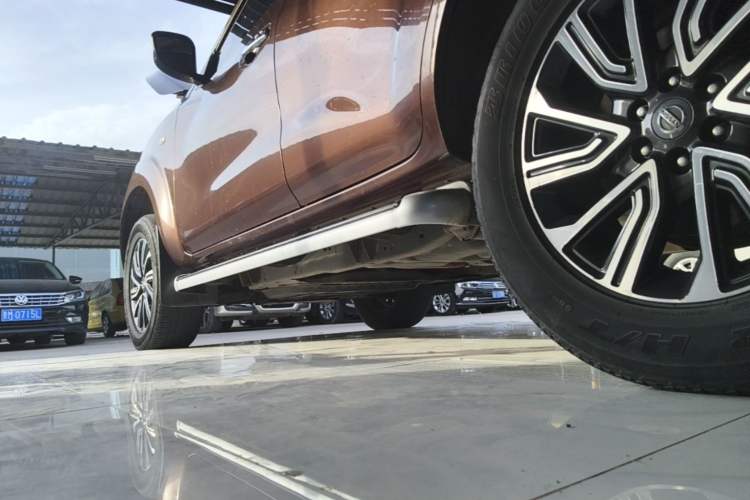 Used Nissan Terra 2018 2.5L Automatic 2WD Luxury Edition Left Side Sill